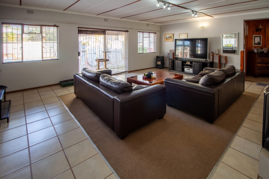 5 Bedroom Property for Sale in Middelpos Northern Cape